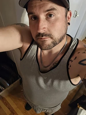 [35] Bi I Daddy Loves wearing tight shorts, what do you think?