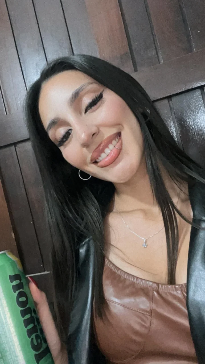 I like to smile a lot, and you? 😈😁