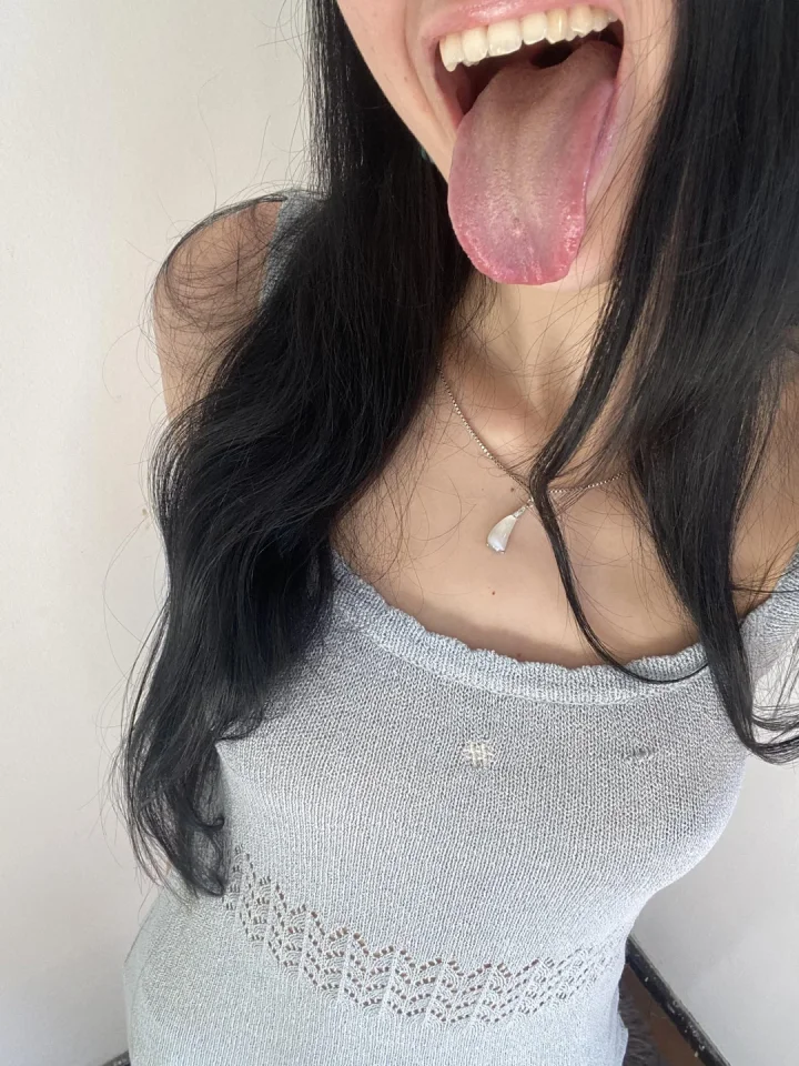 Would you let me put my tongue in your mouth right now?