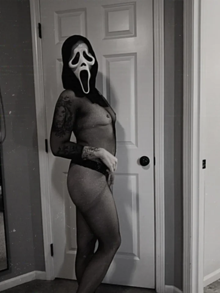 Happy Halloween 🎃 Lets get weird. 🖤