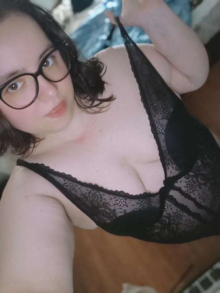 Lingerie picture of Curvygirl4you09
