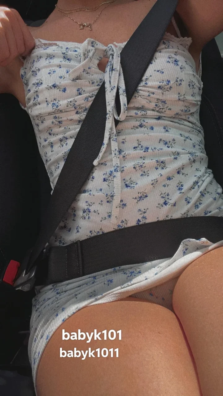 Head out of frame picture of Baby K ♡