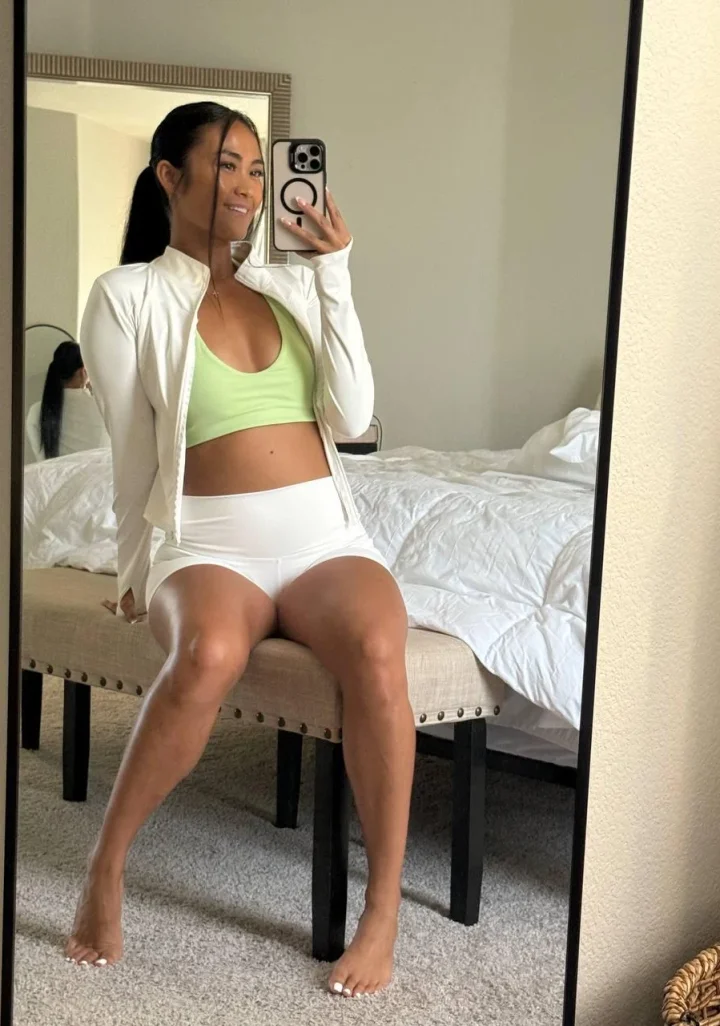 Midriff picture of Sunshine (FREE) Best Filipina OF (@sunshinesina)