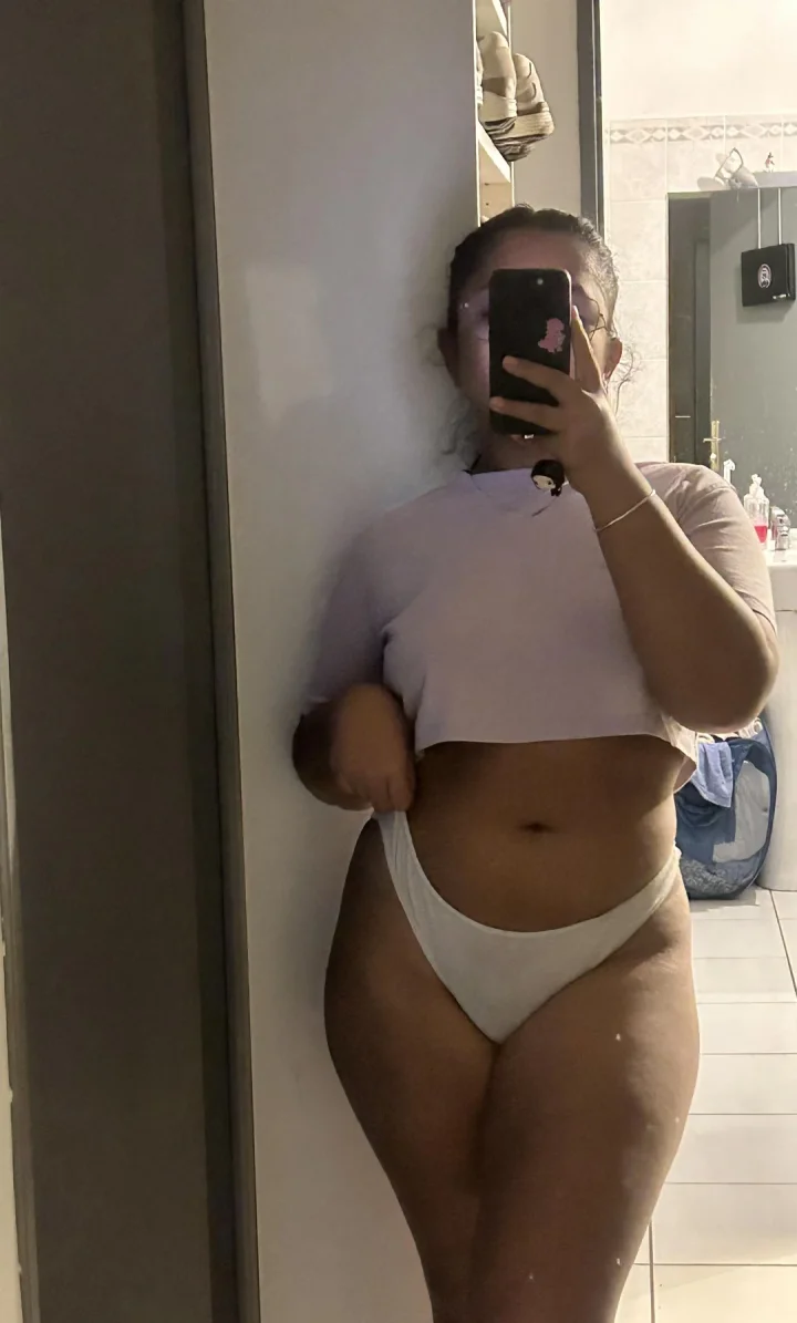 Thick thighs… you know what they’re for