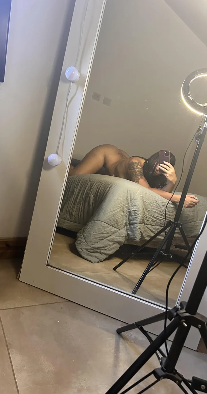 Imagine having me like this every day – Auf bauch Foto von SUGXR MAR (@martu10)