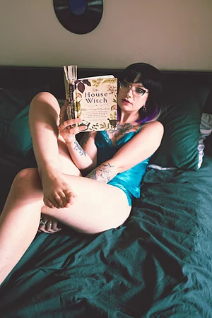 Massage me while I read my book please ๐