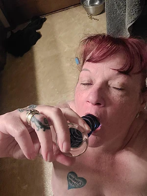Loanly milf always looking for a hard cock.