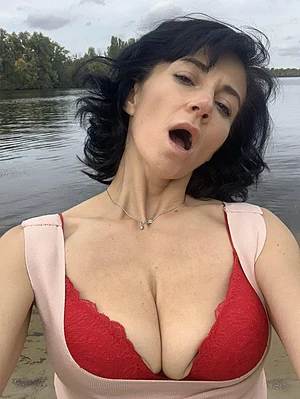 I can be your nauhgty MILF 