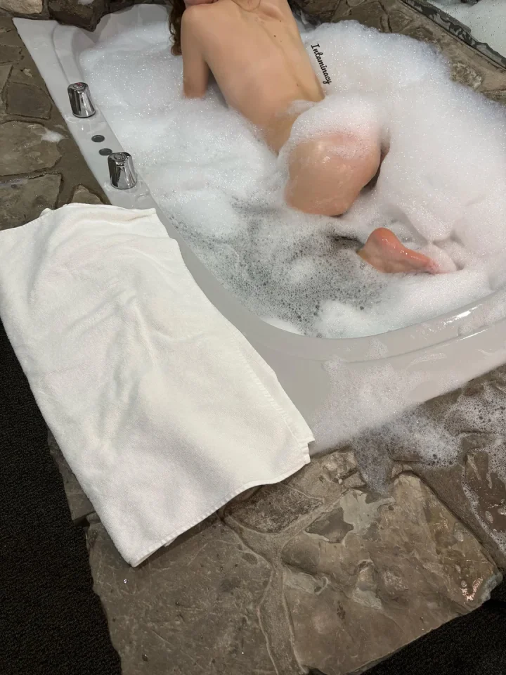 Cum see more 😈 solo&couple acct 🩷