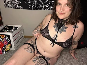 Cum ask for my full menu on snap h3llokittyslutt or discord groovybaby97 GFE, customs, vid chats, premade content bundles, lifetime premium and much more!!
