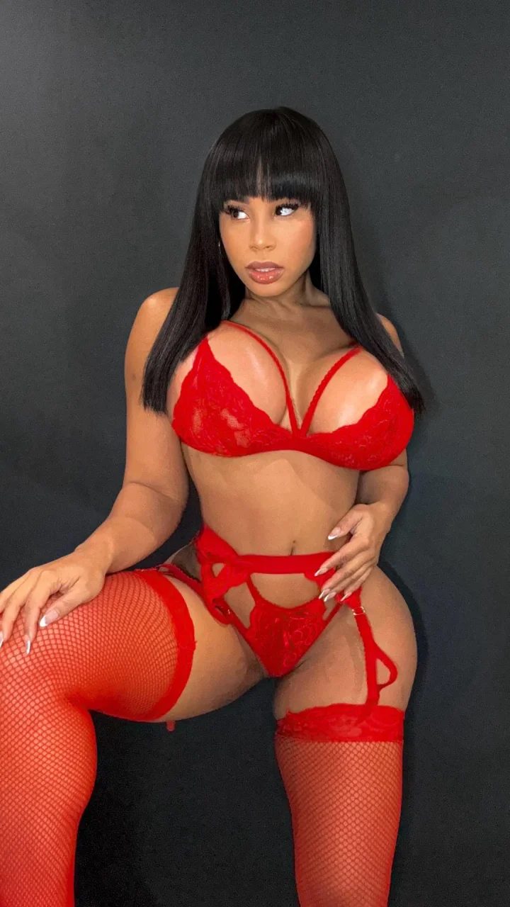 Good night baby, wouldn't you like to see more of this?👀