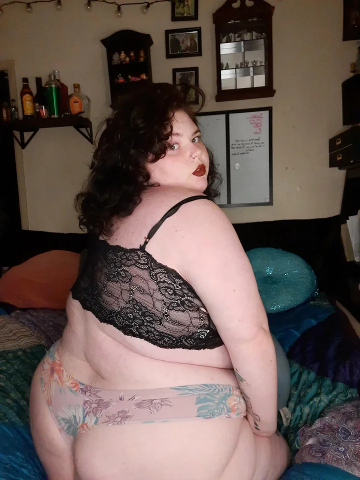Hit it from back and pull my hair