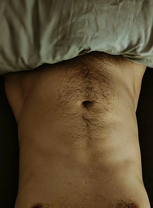 Come find me if you want to know what's below the duvet..... 😏