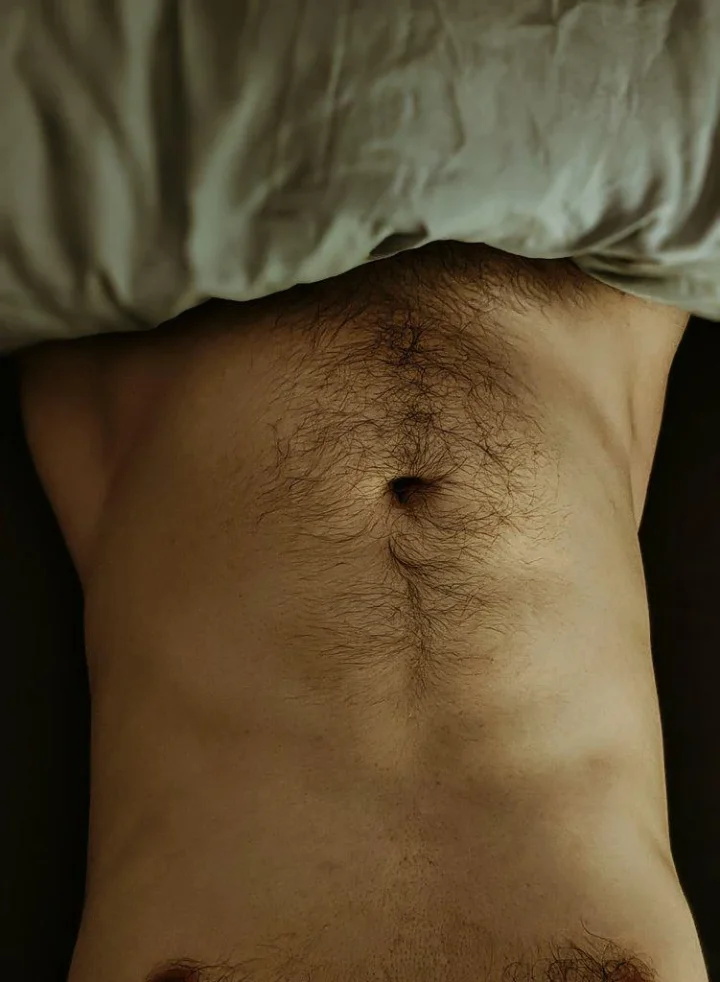 Come find me if you want to know what's below the duvet..... 😏