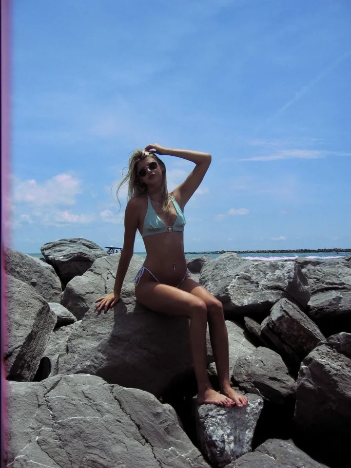 Barefoot picture of ann