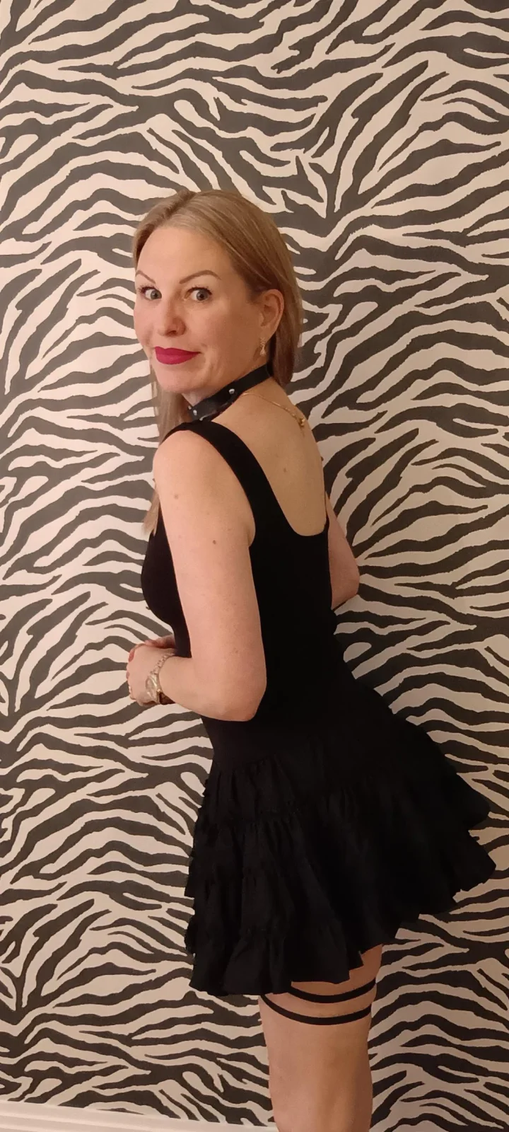 Petite mommy hot and ready