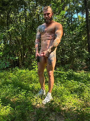 Who wants some creamer in their coffee?😈💦