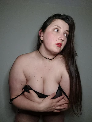 Tell me how badly you want me 😘