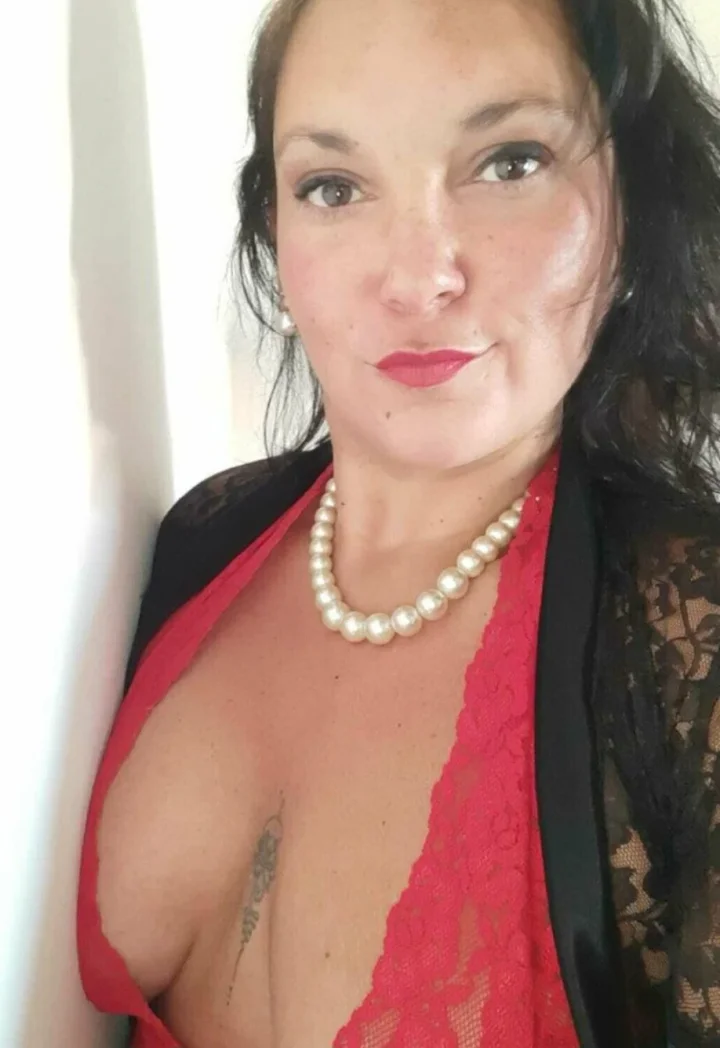 I am a very naughty and playful mom!