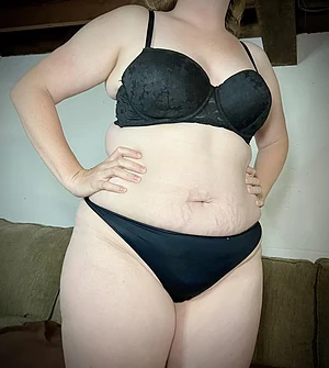 Come find out what a curvy mama tastes like