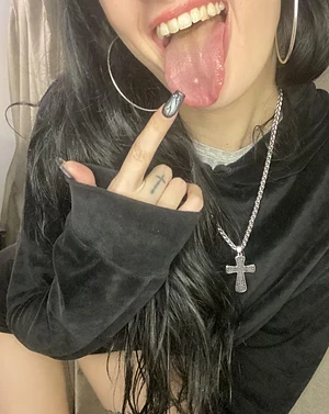 How long do you think my beautiful tongue is?