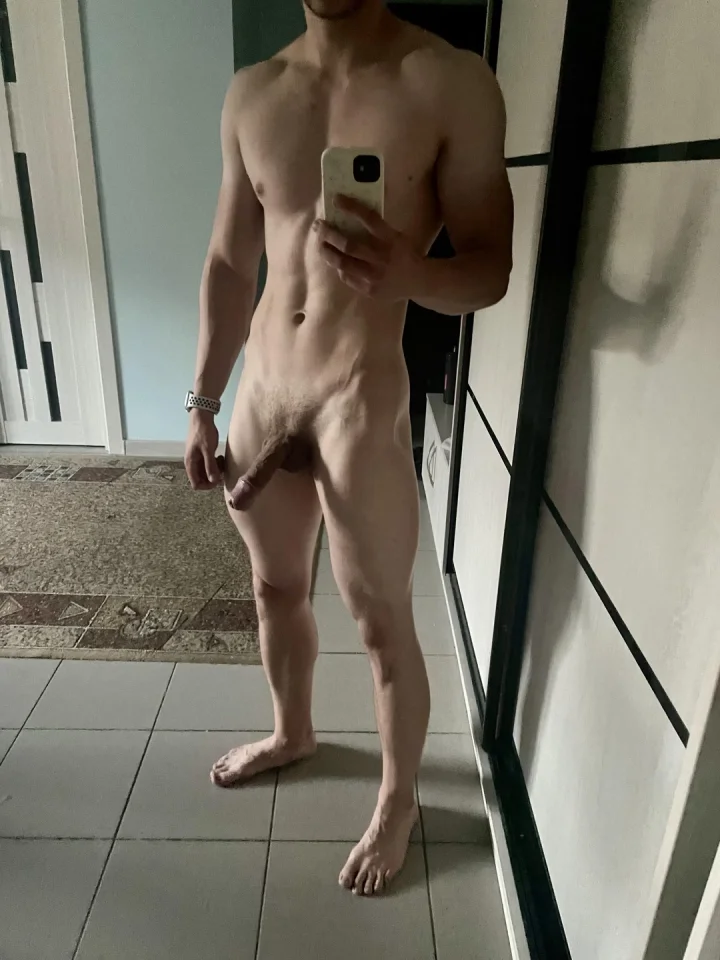 Fully naked picture of J.Naza
