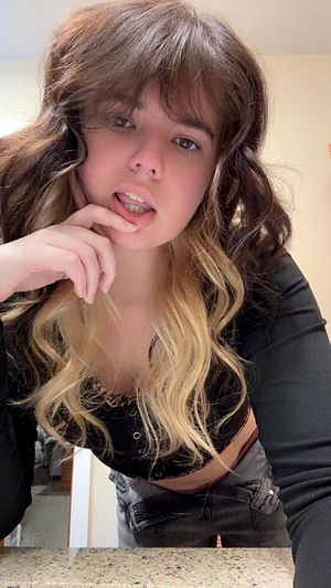 Do we prefer no makeup?
