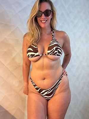 All natural Double DDs bursting out
