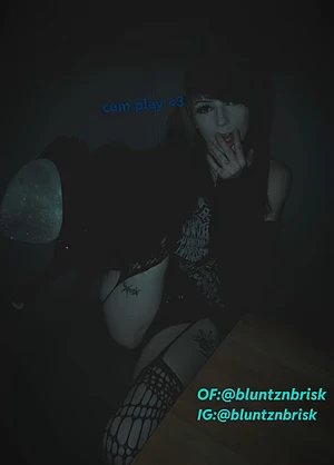 18yo scene queen slut👾 Pierced & tatted💦 Cum let me make you gush💋 @bluntznbrisk