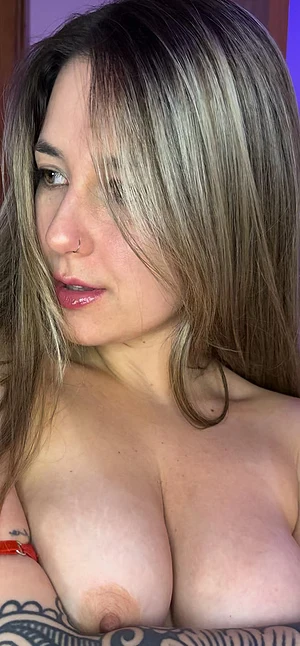 Imagine your big hands squeezing my neck while you stick it deep inside me 🔥