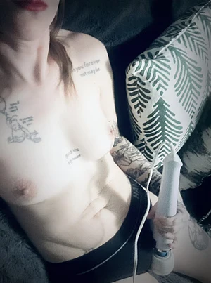 Come sub to my OF for an exclusive video using the wand