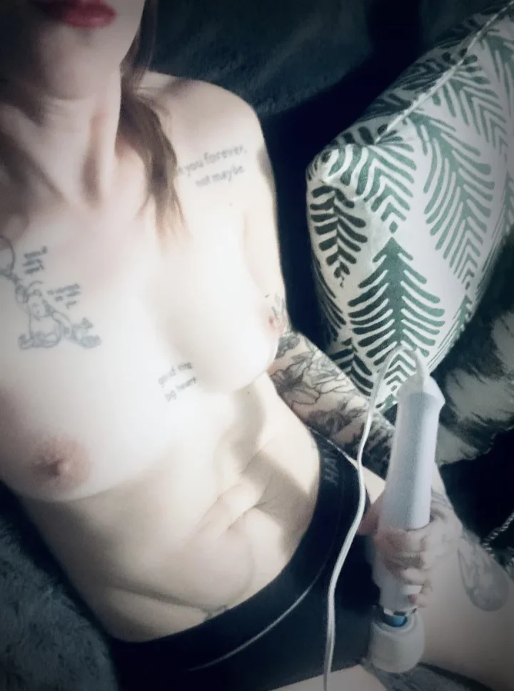 Come sub to my OF for an exclusive video using the wand