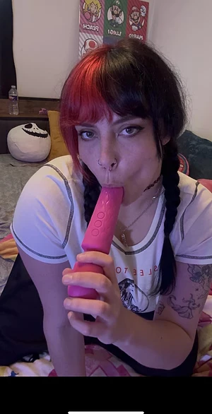 chaotic evil alt girl w a pretty mouth