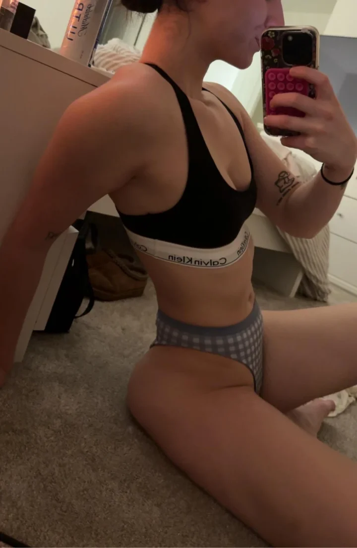 Doing live sessions tonight:) don’t tell your girlfriend😍