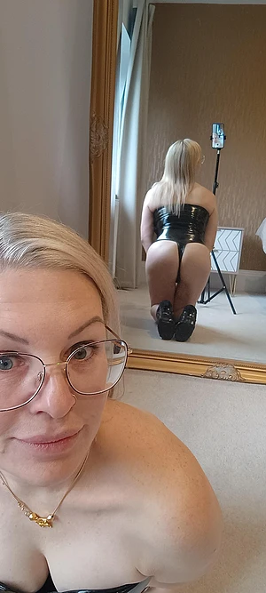 Let this hot sweet milf take care of you... British mom 46. Free page