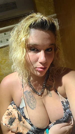 Let's get dirty in this casino bathroom f21