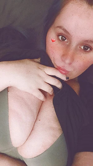Feeling slutty today maybe we'll play on of together 🤭