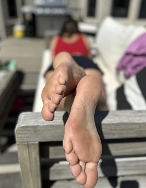 Sunny dirty soles ☀️