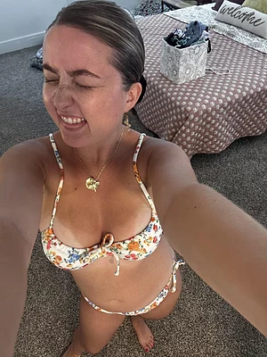 Come play with me