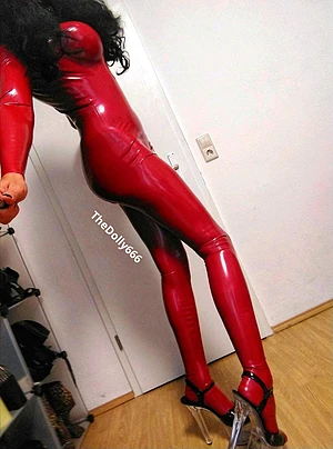Save 25 and get 765 clips and 3250 pics of latex, fetish, bdsm, highheels, dollification, bimbofication, domination, kinky play. All included.