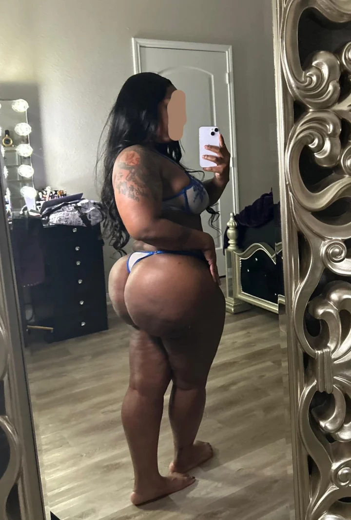 Grey panties picture of Nikki