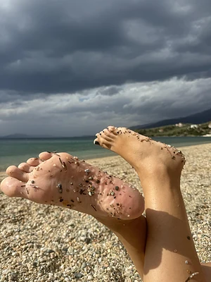 Feeling hot today 🔥👣💦