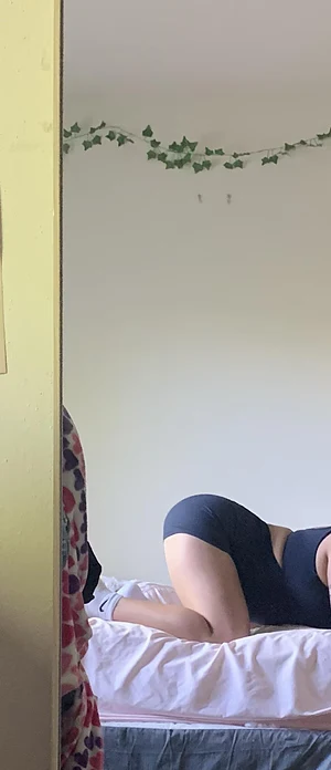 Horny?🥵🙈 message me