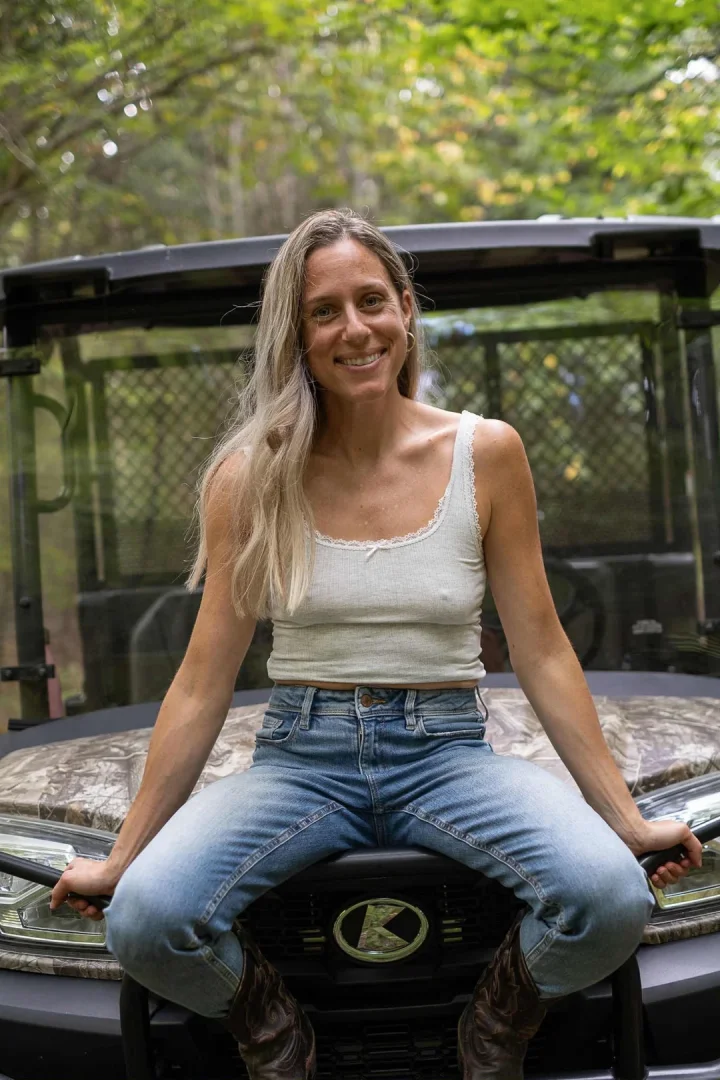 Farm girl next door turned spicy creator, slowly exploring my wild side.