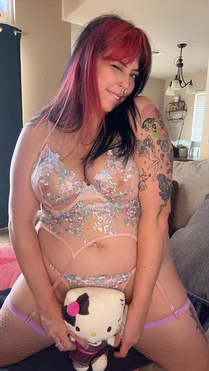 Nerdy Alt Girl here.. i dare you to come see more