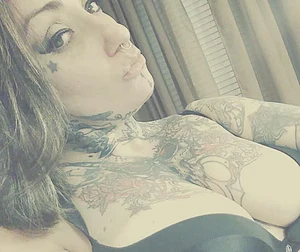 I'm telling you if you like tattoos come sub w me baby