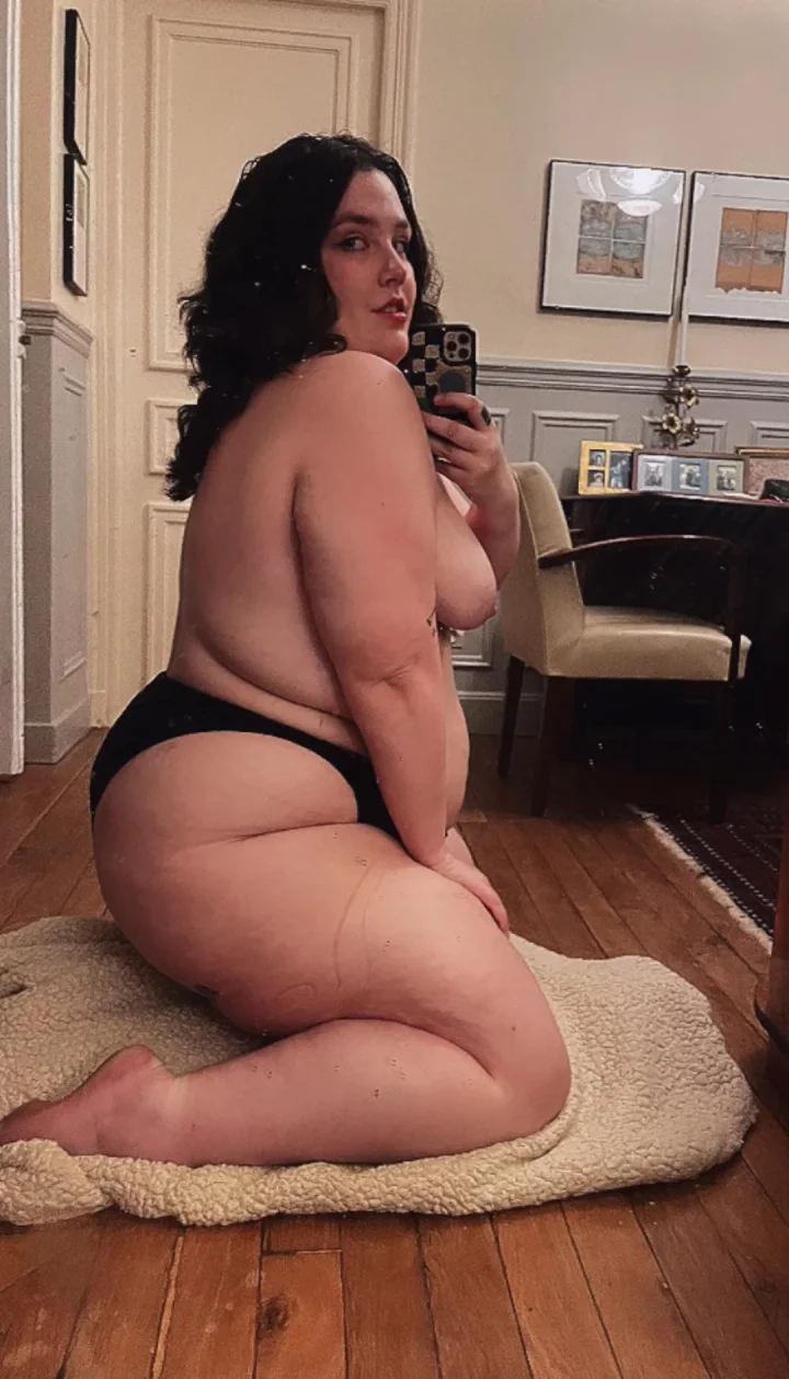Sitting picture of Diana