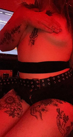 Tattooed temptress in full bloom
