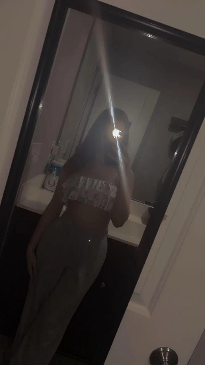 ✨ Cozy on the outside, trouble on the inside… 👀 Sweatpants season doesn’t mean I don’t know how to keep things interesting 😈 Want to see what’s under this mood? You know where to look… 🔗