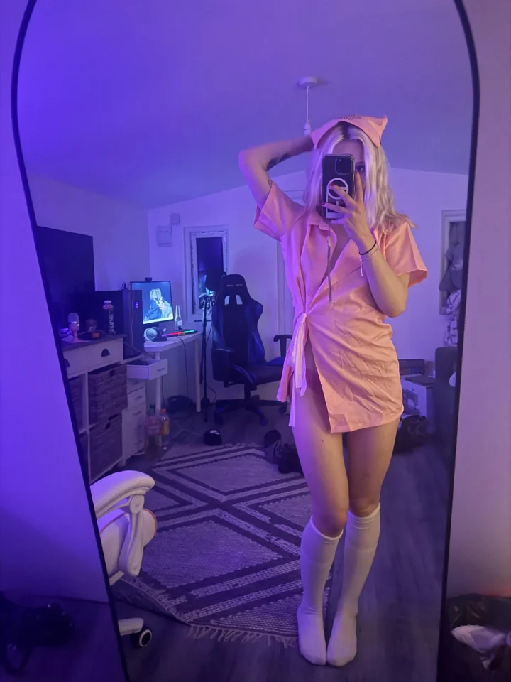 White footwear picture of natiyapzz